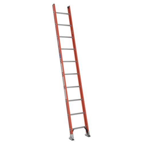 10 FT 300#FG STRAIGHT LADDER (1A) *PICK UP ONLY*
